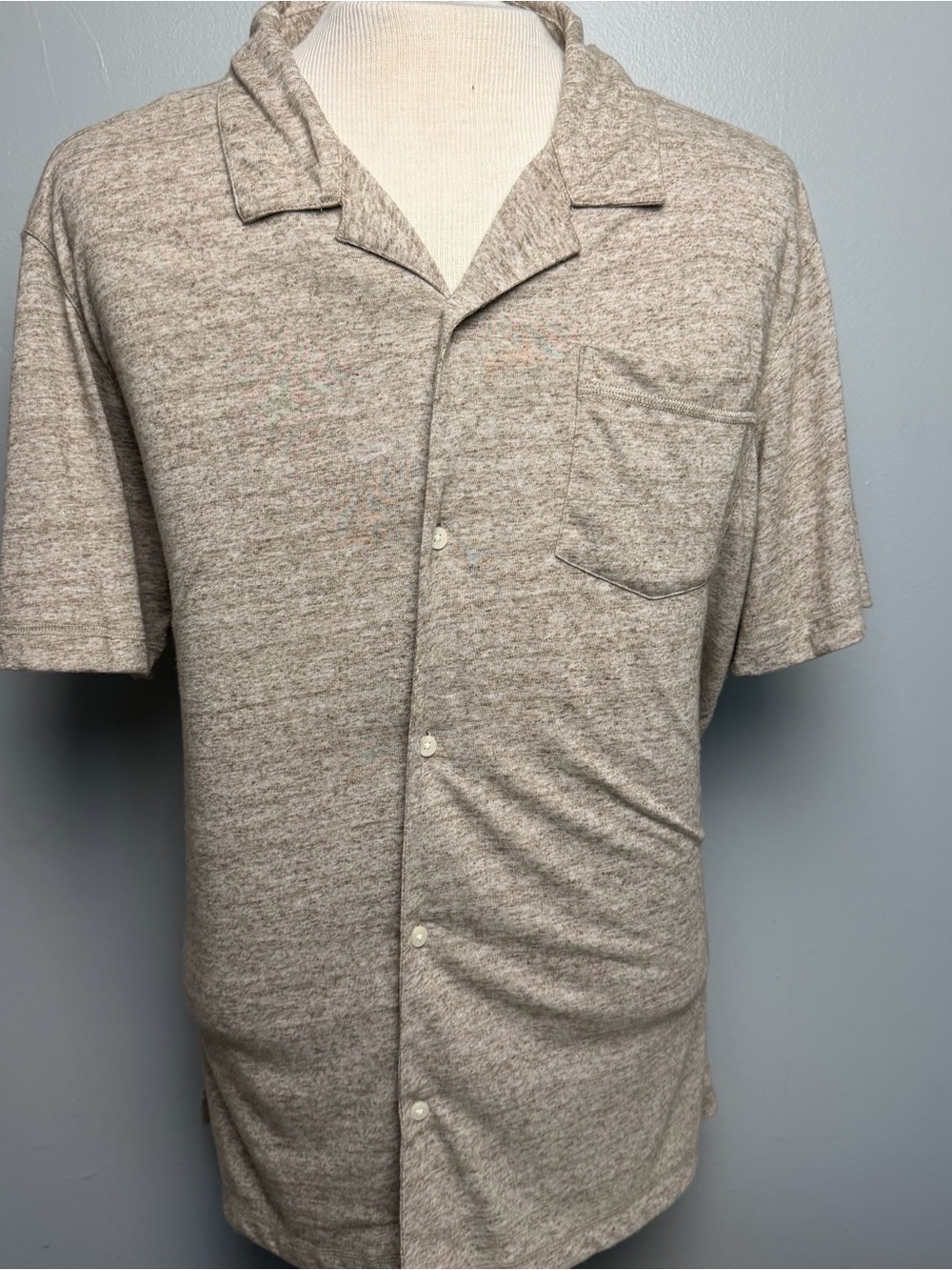 Kenneth Cole Men's Short Sleeve Button-Up Shirt in Heather Taupe